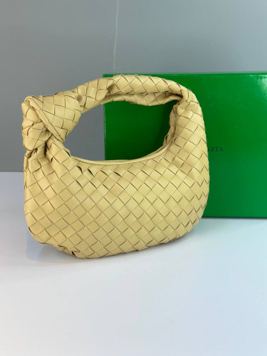 کیف زنانه بوتگا ونتا