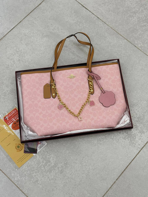کیف زنانه کوچ